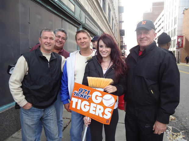 tigers-fans-game-4-alcs-17.jpg 