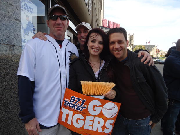 tigers-fans-game-4-alcs-14.jpg 