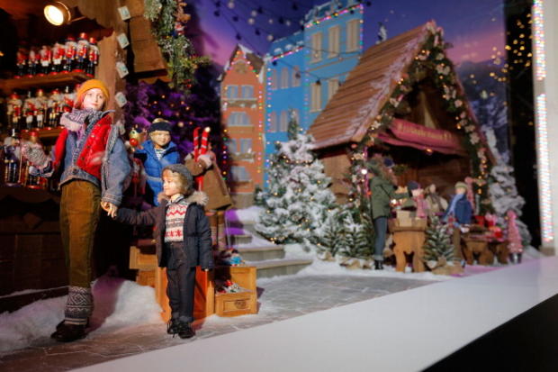 Lord &amp; Taylor Flagship Holiday Window Unveiling 