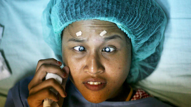 Doctors healing blind in Indonesia 