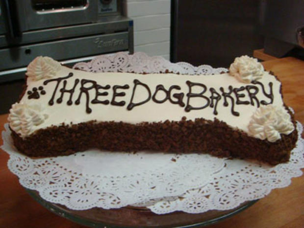 three dog bakery 