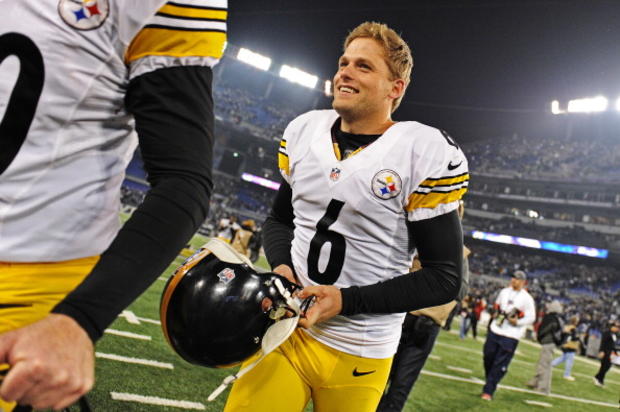 Place kicker Shaun Suisham #6 of the Pittsburgh Steelers celebrates after kicking the game-winning field goal 