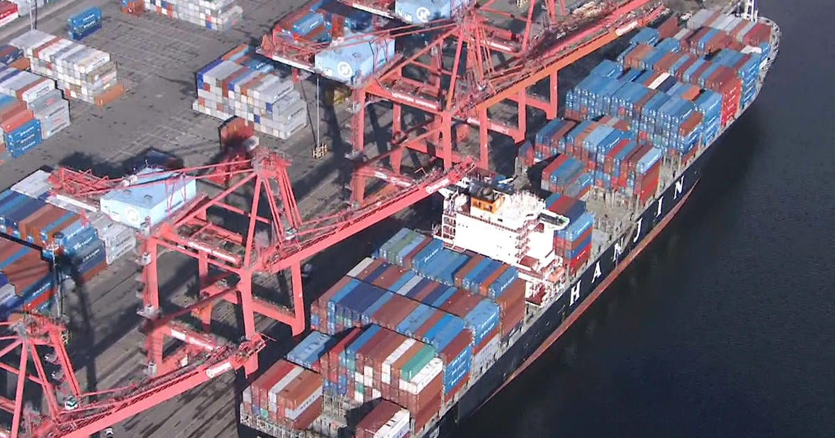 Obama administration moves to end port dispute - CBS News