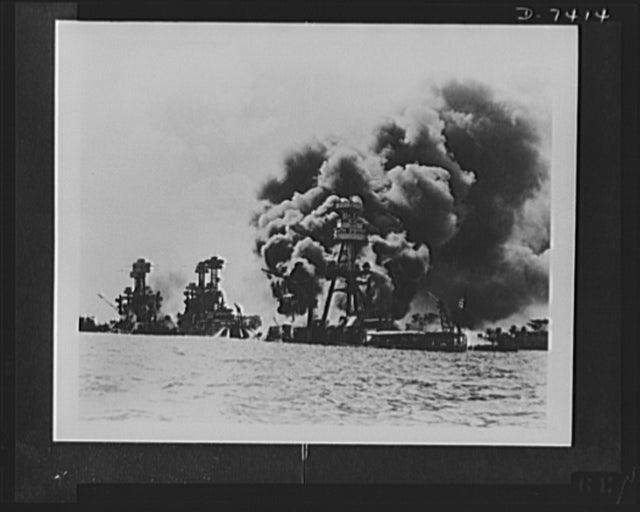 LOC_PEARL_HARBOR_USS_ARIZONA.jpg 