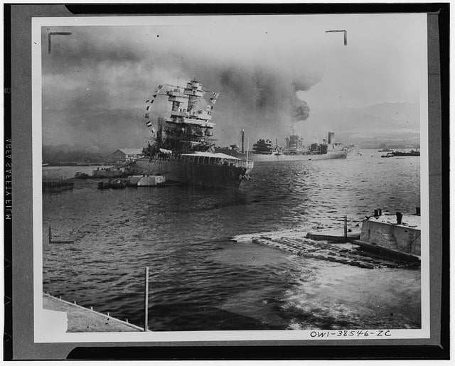 LOC_PEARL_HARBOR_USS_NOESHO.jpg 