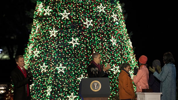 Obama lights National Christmas Tree 