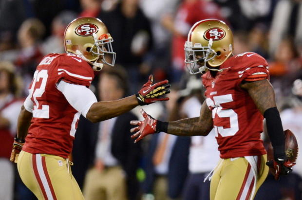 Carlos Rogers #22 and Tarell Brown #25 of the San Francisco 49ers 