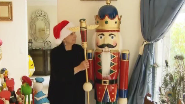 Woman collects 500 nutcrackers 
