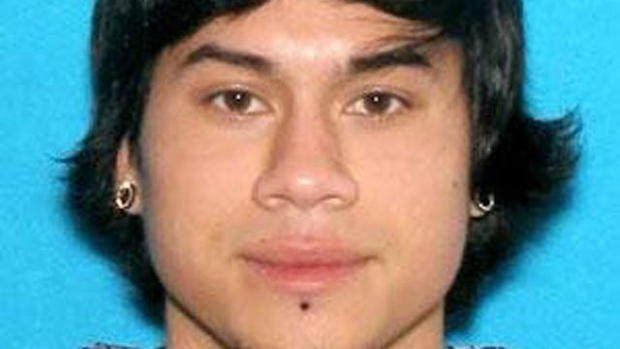 Gunman, 2 others dead in Oregon mall shooting 