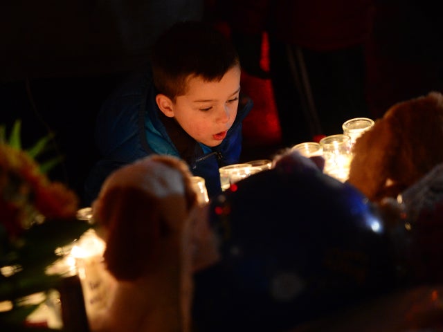 newtown, connecticut, shooting, memorial, vigil 
