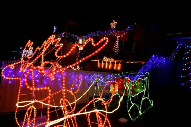 06-EpicChristmasLights.jpg 