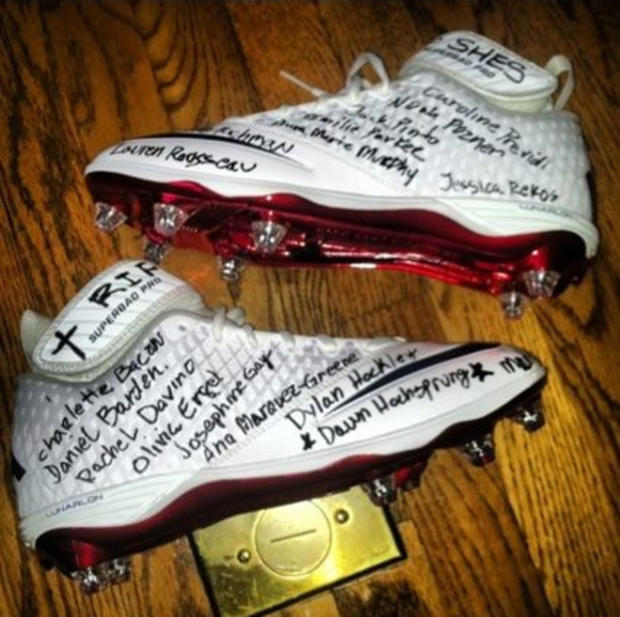 Chris Johnson's cleats pay tribute to Newtown victims 