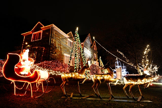 12-EpicChristmasLights.jpg 