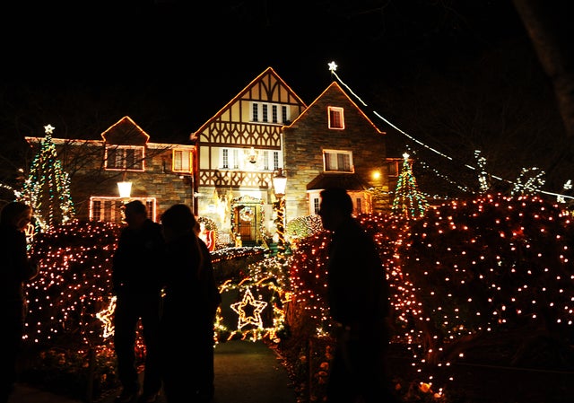 20-EpicChristmasLights.jpg 