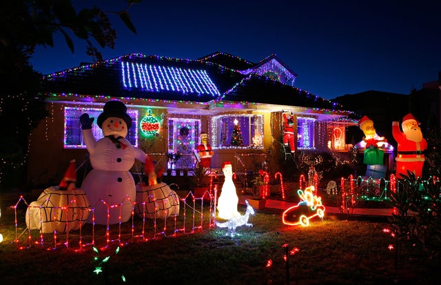 04-EpicChristmasLights.jpg 