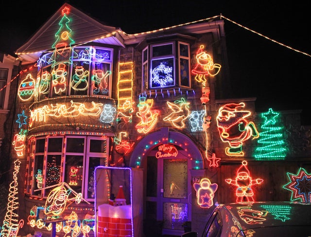 17-EpicChristmasLights.jpg 