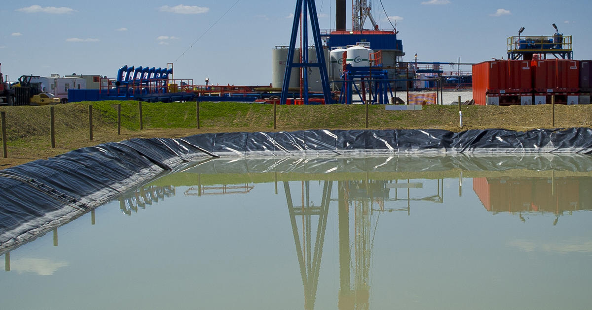 Study Finds Fracking Chemicals Didn T Pollute Water AP CBS News   Fracking T143087457 