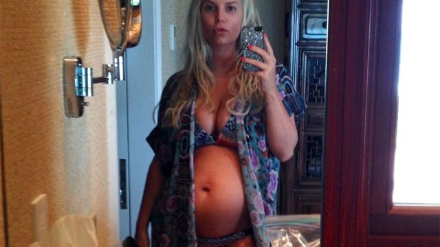 Jessica_Simpson_Baby.jpg 