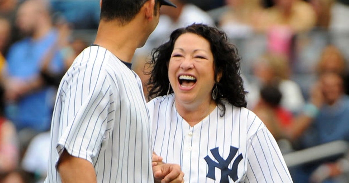 A Yankee fan that risked her life for the Mets - CBS News