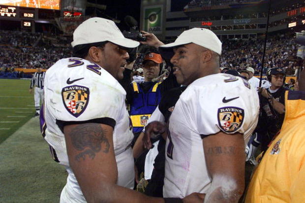 Baltimore Ravens' players Ray Lewis (L) and Jamal 