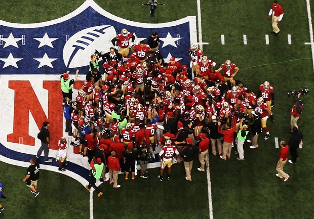 49ers_huddle_pregame_160613710.jpg 