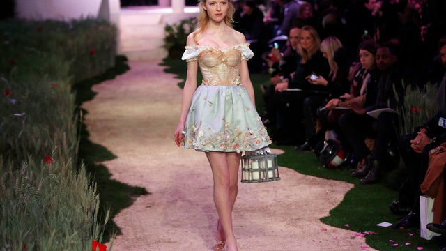 paris_dress_159944837.jpg 