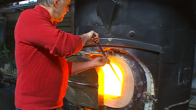 blowing-glass.png 