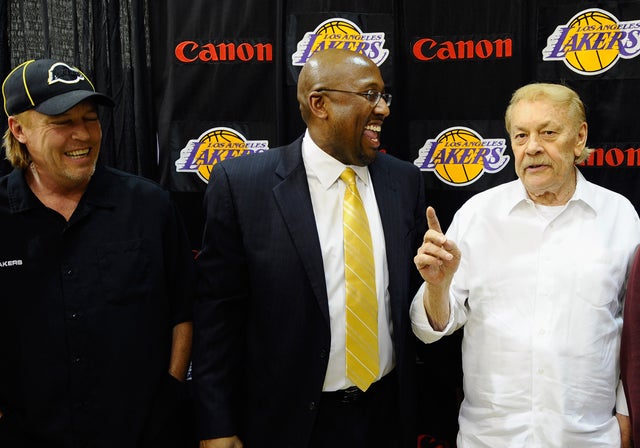 02Jerry_Buss.jpg 