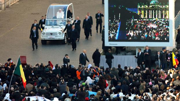 Pope Benedict XVI says goodbye  