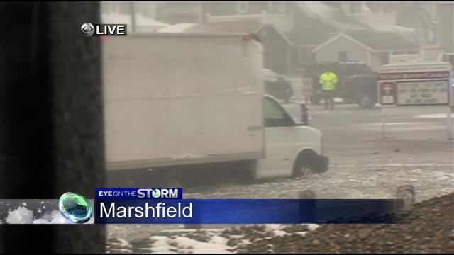 marshfield-stuck-truck.jpg 