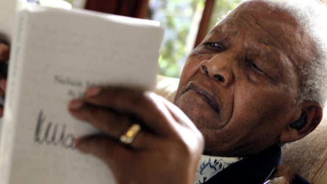 Nelson Mandela returns home from hospital 