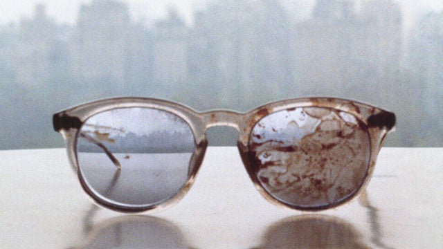 640_john_lennon_glasses_yoko_ono_130320_1.jpg 