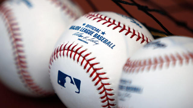 baseballs_86018249.jpg 