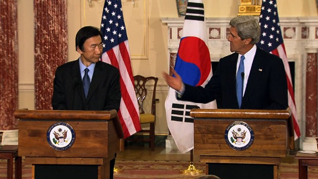 U.S. Secretary of State John Kerry and visiting South Korea minister Yun Byung-se. 