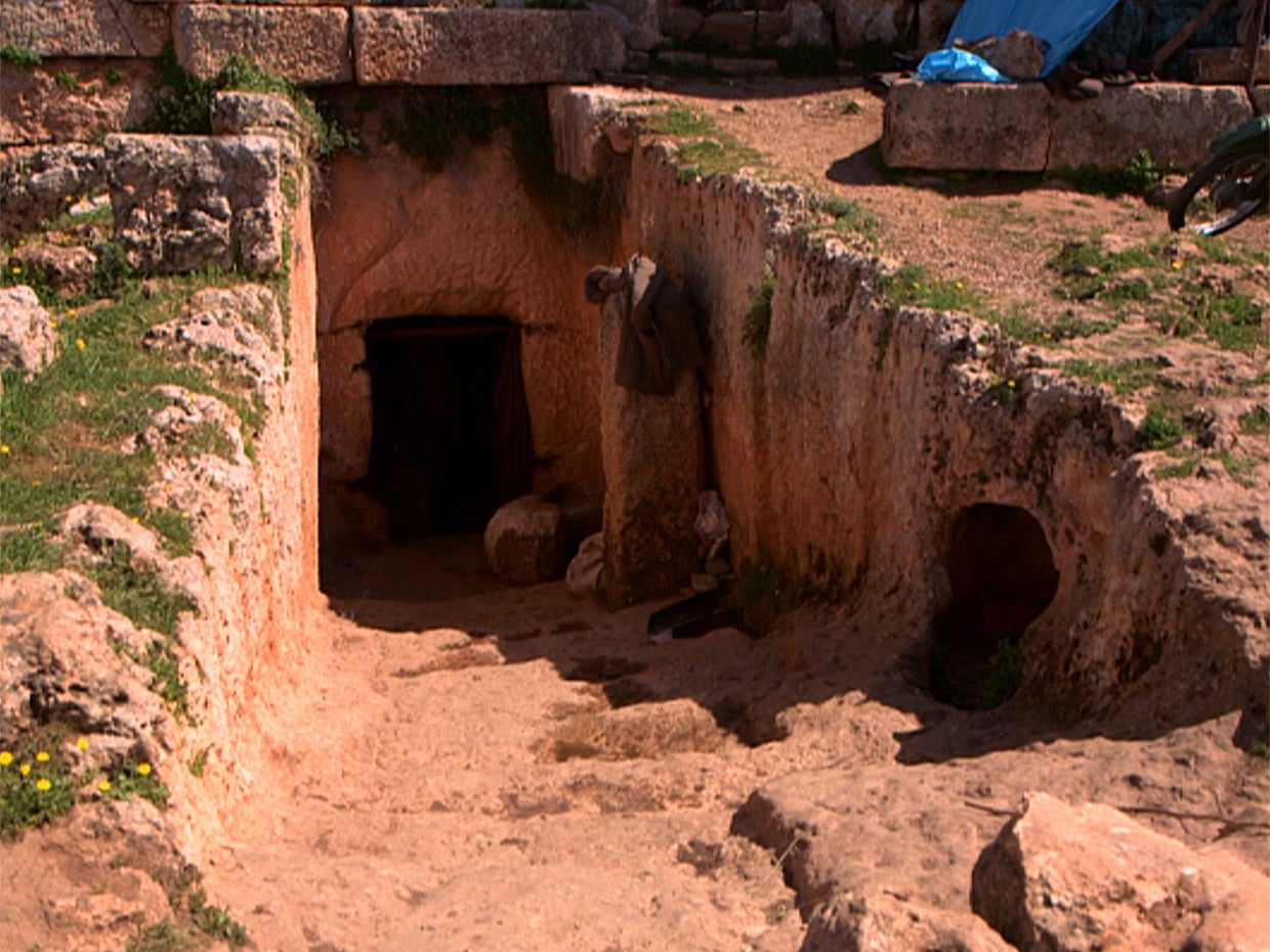 Syrians flee to Roman ruins to dodge bombs