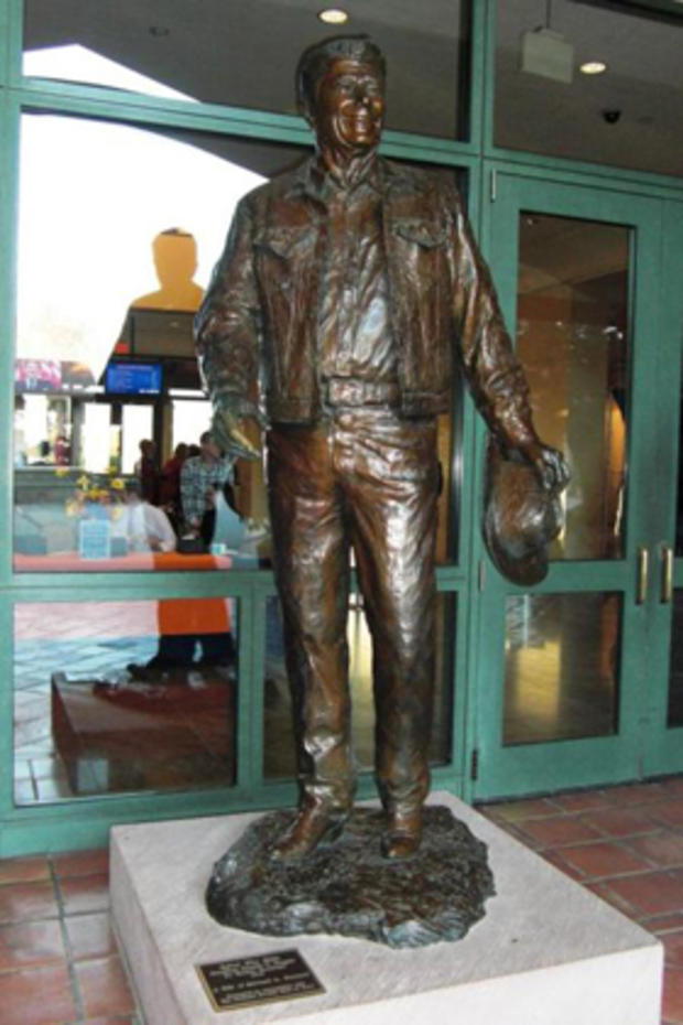 Reagan Statue 