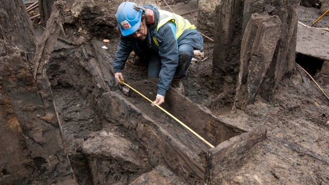 Roman_timber_drain.jpg 
