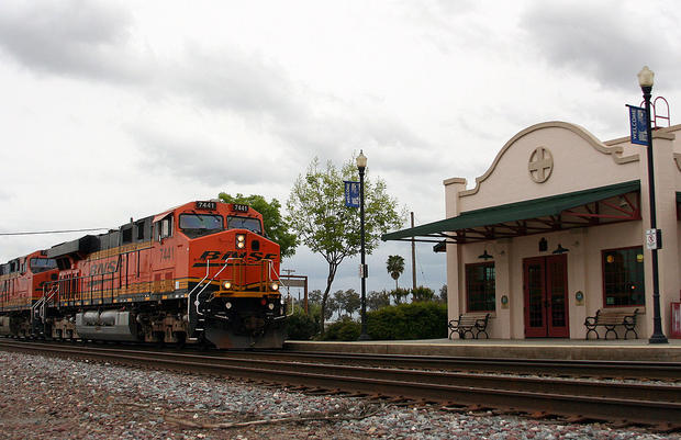 Corcoran_CA_Amtrak_station.jpg 