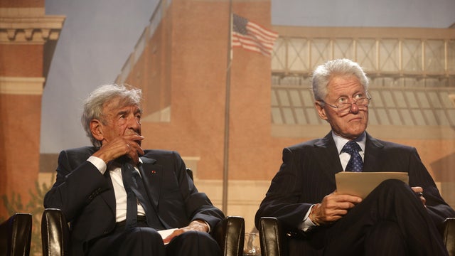  Bill Clinton, Elie Wiesel 
