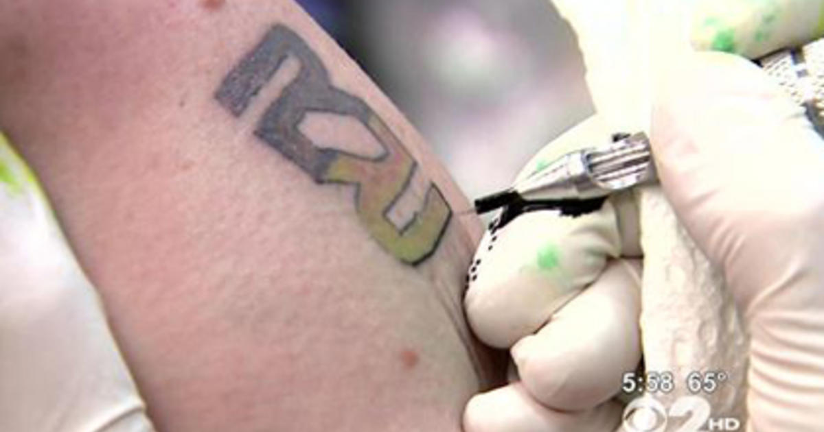 Islanders show off their New York Yankees tattoos 