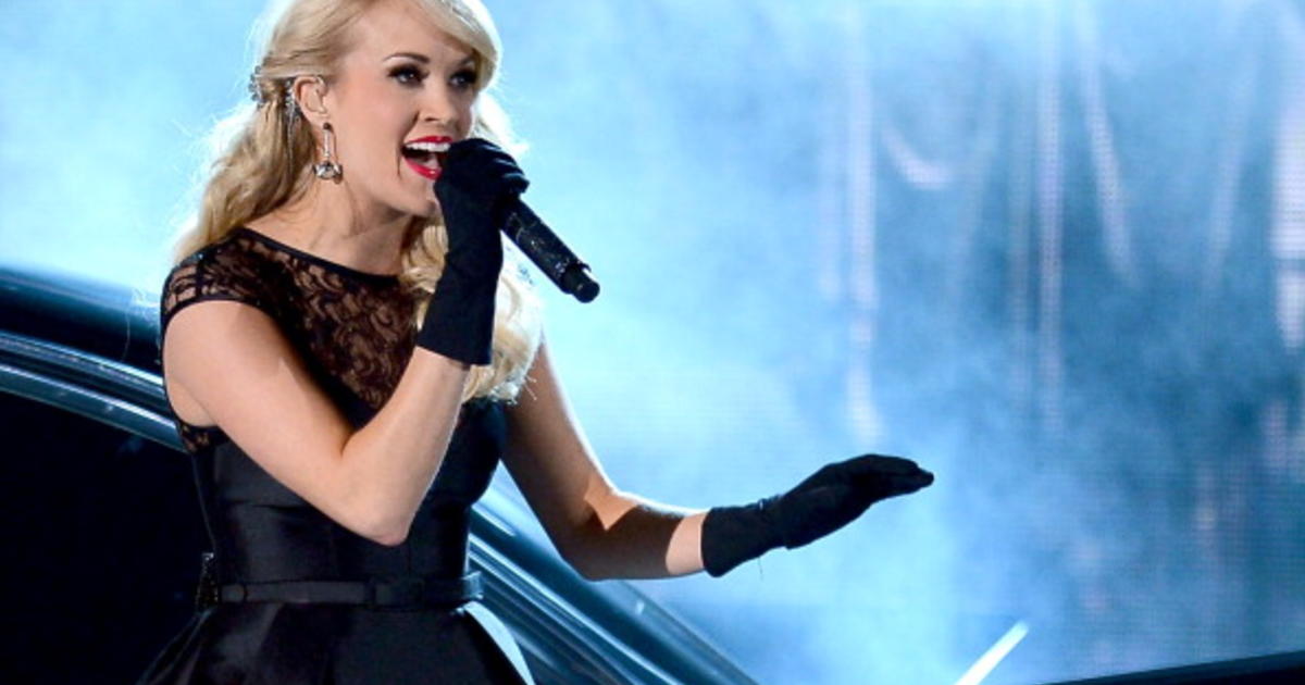Carrie Underwood launches clothing line