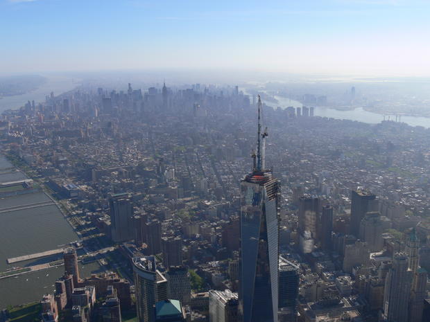 Spire Installed Atop One World Trade Center 