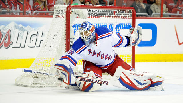 Lundqvist hat trick puts Frölunda top of Group H