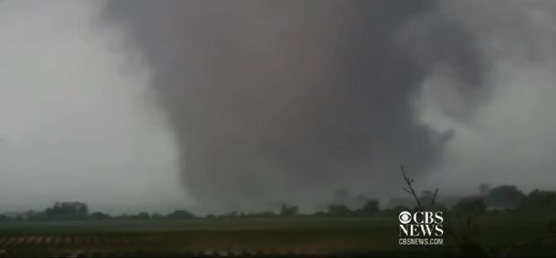Oklahoma tornado carves trail of destruction 