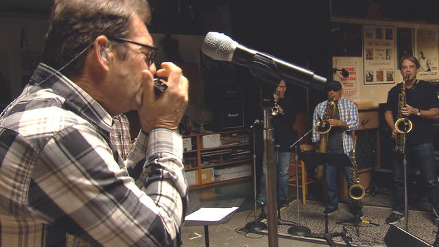 HueyLewis_rehearsal.jpg 