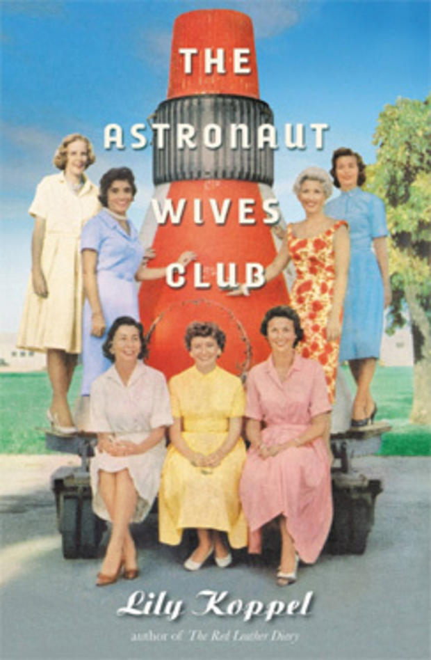 astronautwivesclub_244.jpg 