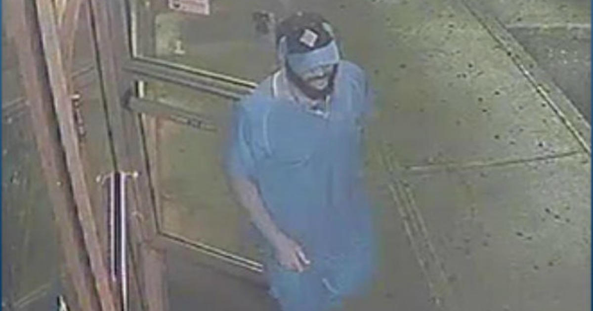 Video Suspect Dressed In Dominos Gear Burglarizes Hunting Park Dominos Cbs Philadelphia 6023