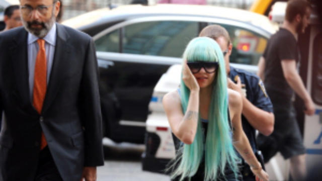 amanda-bynes-blue-wig.jpg 