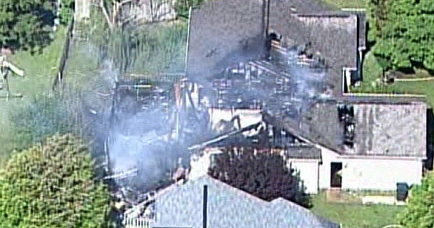 Small plane crashes into house in Indiana - CBS News