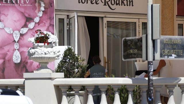 Intercontinental Carlton Hotel, Cannes, France, jewelry, heist 